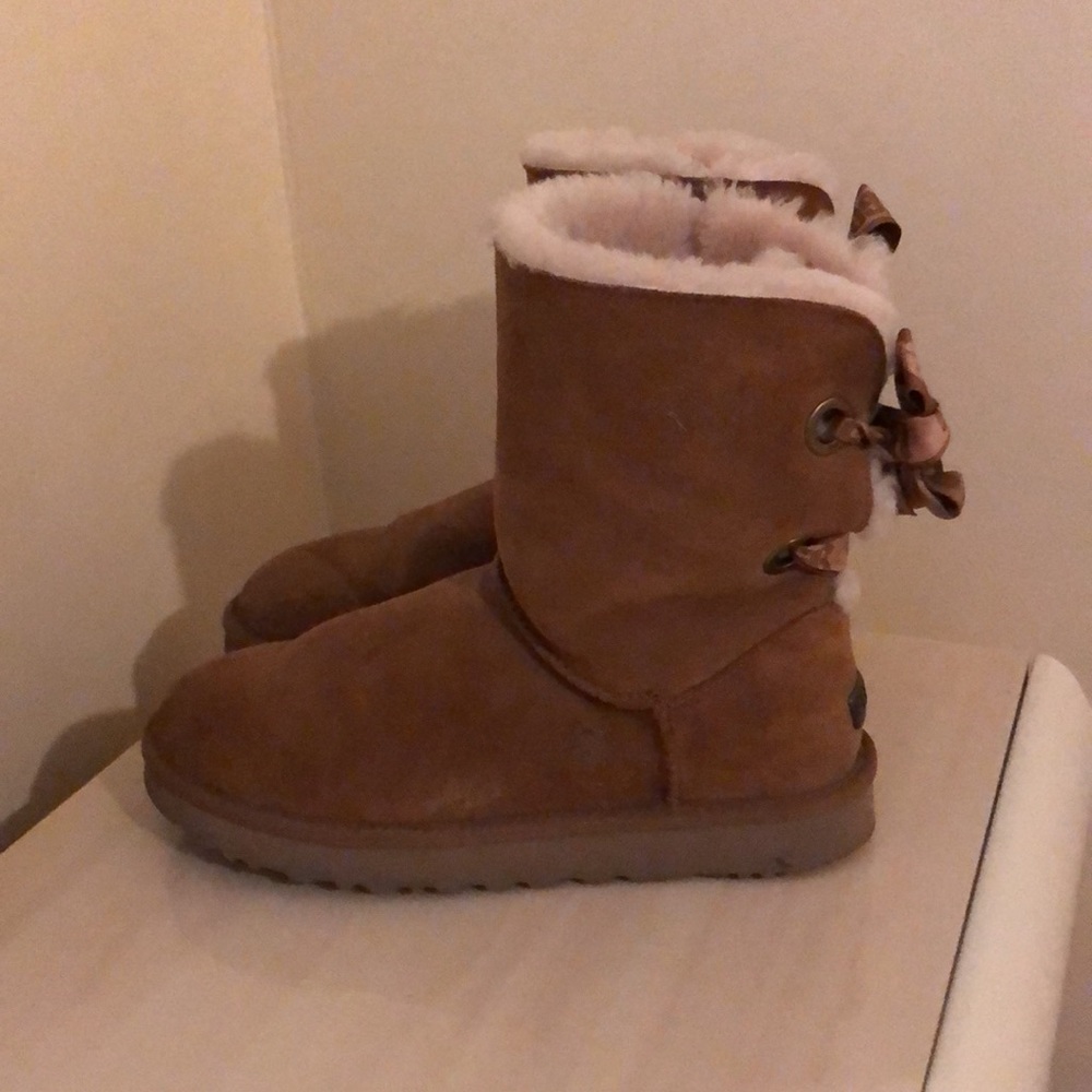Ugg’s Women Chestnut Lace Boot. Comfy boots. - Picture 3 of 5